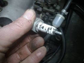 Gesmolten aanslag op de isolator
