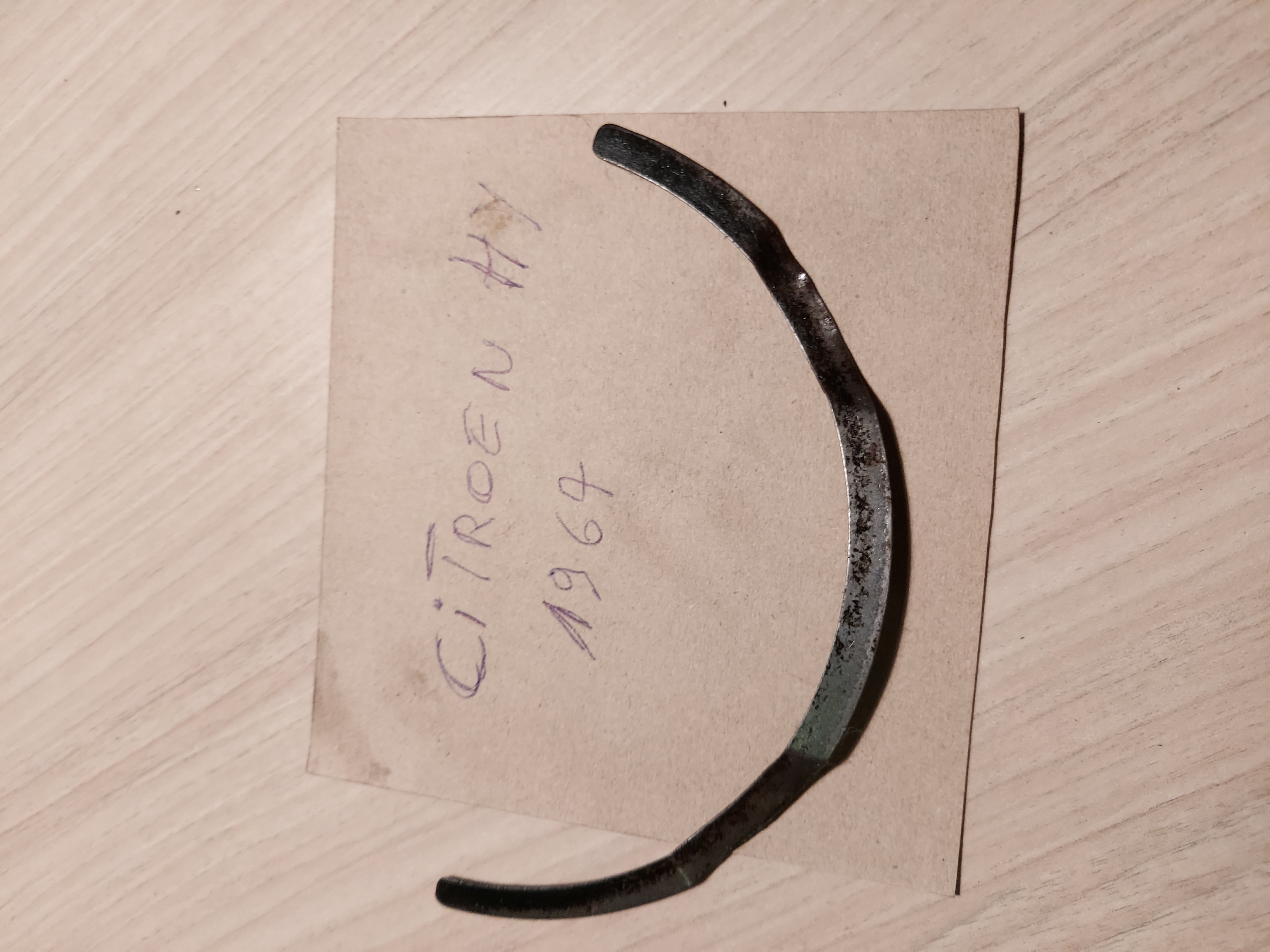 Dit vond ik in mijn oliecarter van waar komt dit, iemand raad