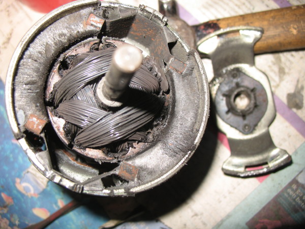 motortje met magneten en slijpsel